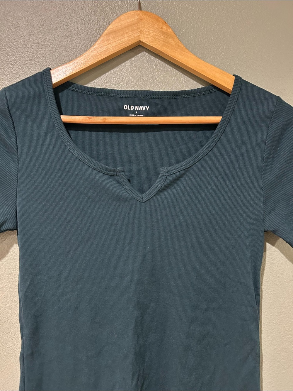Old Navy Women's Teal Notch-Neck Short Sleeve Tee